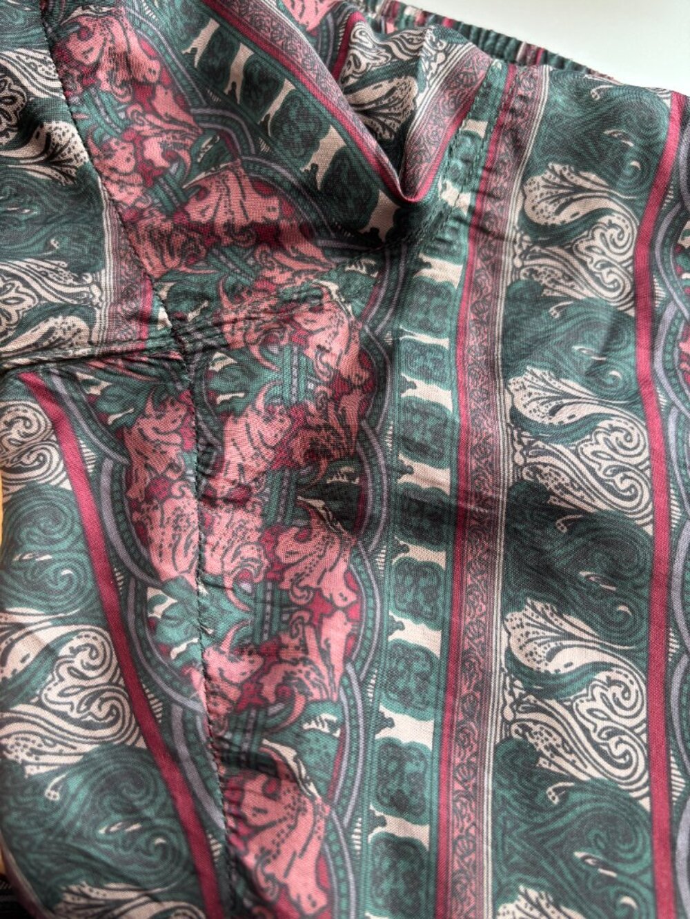 Silk Art Nouveau Patterned Pajama Set - Picture 11 of 12